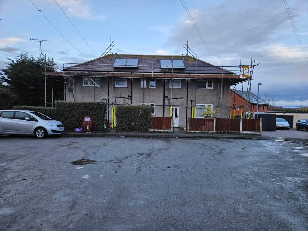 Scaffold erection in Abergele
